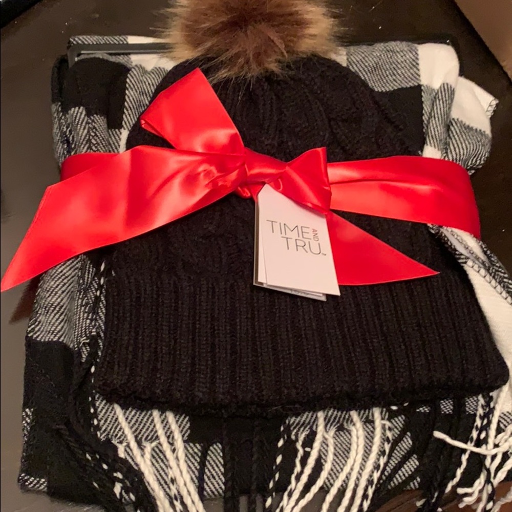 Hat and scarf set